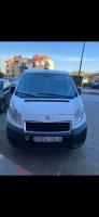 commerciale-peugeot-expert-2016-vu-court-bab-el-oued-alger-algerie