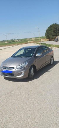 cars-hyundai-accent-rb-4-portes-2018-sougueur-tiaret-algeria