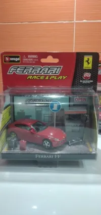 Voiture Ferrai miniature 