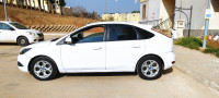 voitures-ford-focus-5-portes-2011-algerie