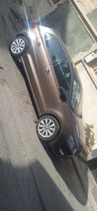 voitures-volkswagen-polo-2014-life-rais-hamidou-alger-algerie