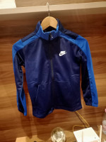 pulls-a-capuche-et-sweatshirts-vente-survetement-nike-dorigine-venu-de-france-caba-dely-brahim-alger-algerie