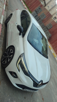 voitures-renault-clio-5-2021-lutecia-bachdjerrah-alger-algerie