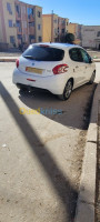 citadine-peugeot-208-2015-allure-facelift-beni-slimane-medea-algerie