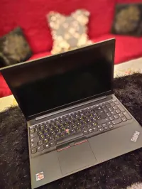 Thinkpad E15 G2 Lenovo Rayzen 5pro 4650 U  amd readon vega  Ram:16g 232g ssd  Ecran 15