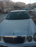 grande-berline-mercedes-classe-e-2001-finition-elegante-ait-rzine-bejaia-algerie