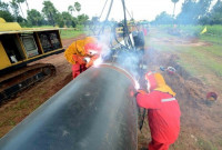 construction-travaux-soudeur-experimente-de-tubes-dacier-chauffants-staoueli-alger-algerie