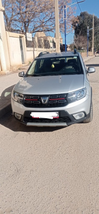 voitures-dacia-sandero-2018-stepway-bouchrahil-medea-algerie