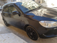 voitures-skoda-fabia-2014-visage-batna-algerie