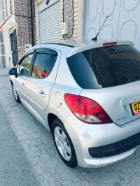 سيارات-peugeot-207-2010-بوحمزة-بجاية-الجزائر