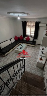 شقة-كراء-دوبلكس-3-غرف-عنابة-الجزائر