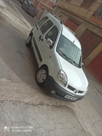 voitures-renault-kangoo-2005-akbou-bejaia-algerie