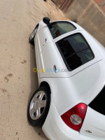 voitures-renault-clio-campus-2014-bye-mahdia-tiaret-algerie