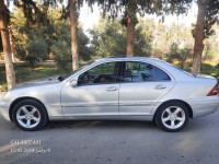 voitures-mercedes-classe-c-2004-c220-msila-algerie