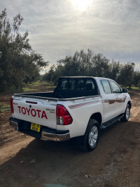 voitures-toyota-hilux-2020-legend-dc-4x4-mascara-algerie