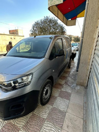 voitures-fiat-doblo-2024-vu-ain-oulmene-setif-algerie