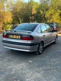 سيارات-renault-laguna-1-1995-بوجليل-بجاية-الجزائر