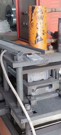 Profileuse bas rideaux sampel