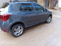 voitures-dacia-sandero-2017-stepway-ramdane-djamel-skikda-algerie