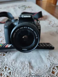 Canon EOS 1100 D 