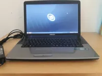 À vendre  PC Portable Medion AKOYA E7220  Grand écran 17 pouces  Linux Mint 