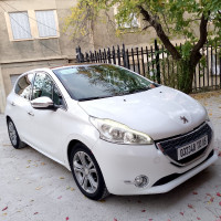 voitures-peugeot-208-2013-allure-arris-batna-algerie