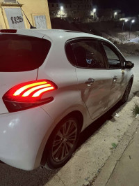 voitures-peugeot-208-2019-allure-facelift-tlemcen-algerie