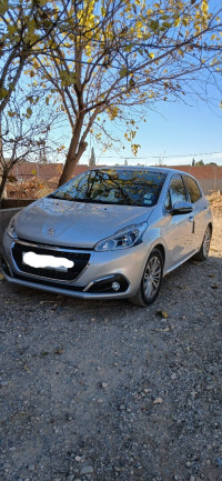 voitures-peugeot-208-2018-allure-facelift-tlemcen-algerie