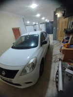 voitures-nissan-sunny-2013-hassi-messaoud-ouargla-algerie