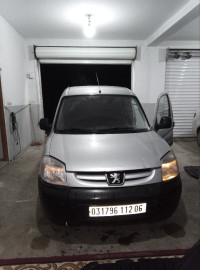 voitures-peugeot-partner-2012-origin-akbou-bejaia-algerie