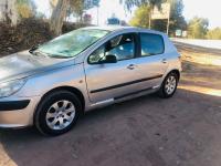 moyenne-berline-peugeot-307-2004-lakhdaria-bouira-algerie