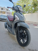 motos-et-scooters-sym-st-2024-blida-algerie