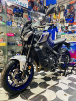 motos-scooters-yamaha-mt09-2022-algerie