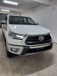 voitures-toyota-hilux-2023-laghouat-algerie