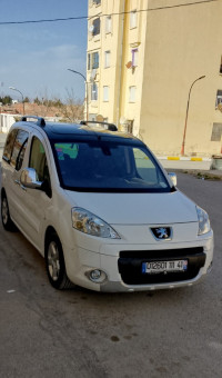 voitures-peugeot-partner-2011-tepee-allure-oum-el-adhaim-souk-ahras-algerie