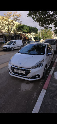 voitures-peugeot-208-2019-khemis-miliana-ain-defla-algerie