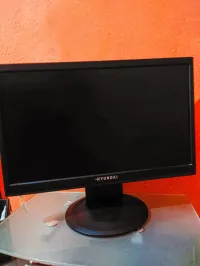 HYUNDAI X93Wa lcd 19" hd