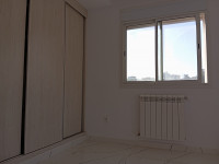 appartement-vente-f3-alger-mahelma-algerie