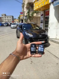 صنع جميع أنواع مفاتيح السيارات والمنازل والمصاعد الهوائية و مرحبا بكم عند cle pro draria sebala 