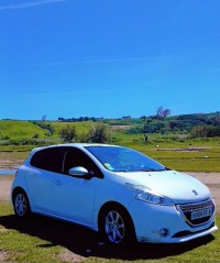سيارات-peugeot-208-2015-الرويبة-الجزائر