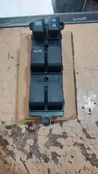Bouton monte glace côté chauffeur swift 2013-2016