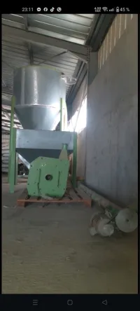 Broyeur mélangeur aliment bétail 1000kg