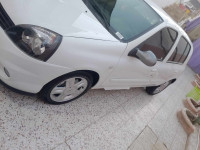 voitures-renault-clio-campus-2012-bye-chlef-algerie