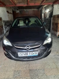Opel Astra 2013 COSMO