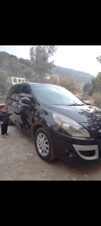 voitures-renault-scenic-2010-draa-el-mizan-tizi-ouzou-algerie