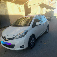 voitures-toyota-yaris-2013-ain-boucif-medea-algerie