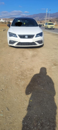 voitures-seat-leon-2018-fr15-ain-defla-algerie