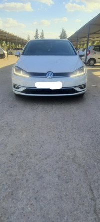 voitures-volkswagen-golf-7-2017-confrtline-ain-defla-algerie