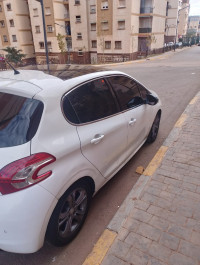 voitures-peugeot-208-2015-allure-oran-algerie