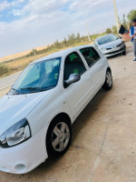 voitures-renault-clio-campus-2015-bye-relizane-algerie